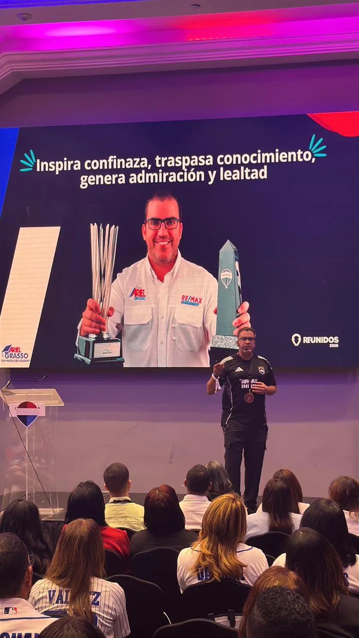 Ariel Grasso presentando su metodología comercial
