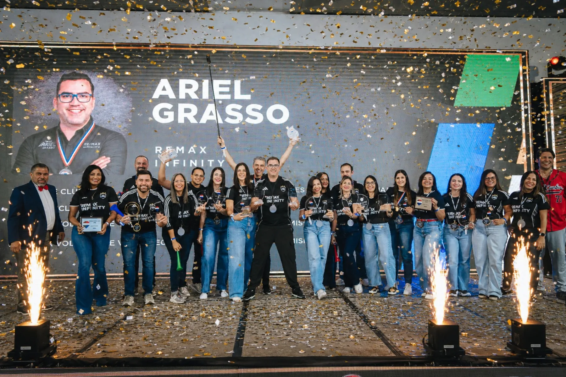 Equipo de REMAX Infinity junto a Ariel Grasso en Punta Cana